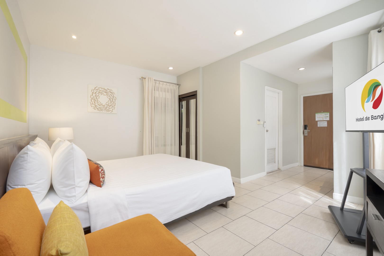 URBAN PLUS ROOM